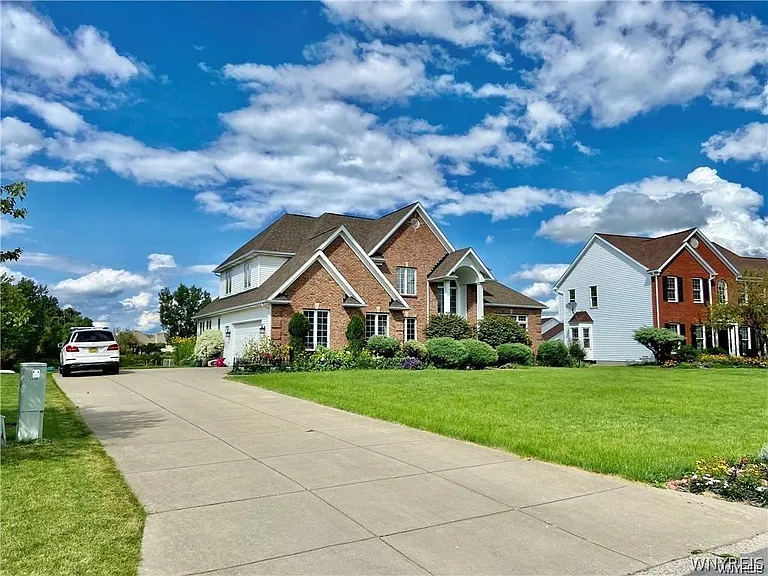 5458 Center Pine Ln — Photo 2