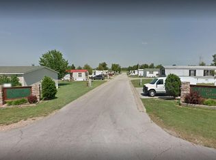 1600 S Engle St, Aurora, MO 65605