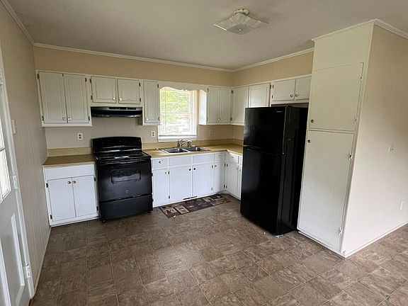 3rd image of 809 Fox Street