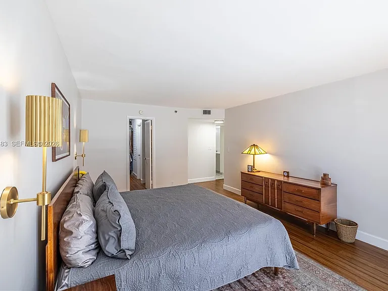 4000 Towerside Ter #308 — Photo 33