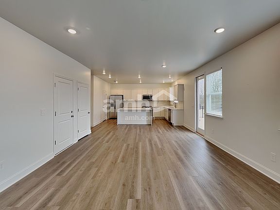 5th image of 213 Latitia Ln