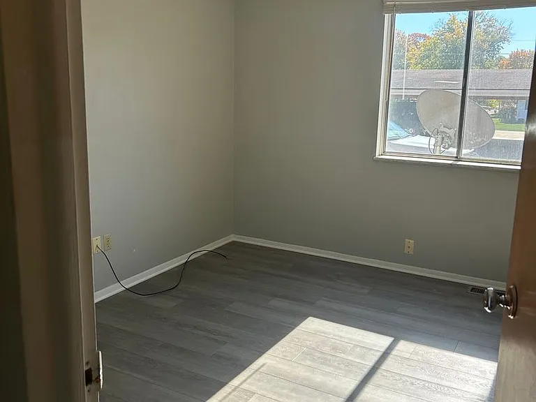 365 W Cook Rd — Photo 5