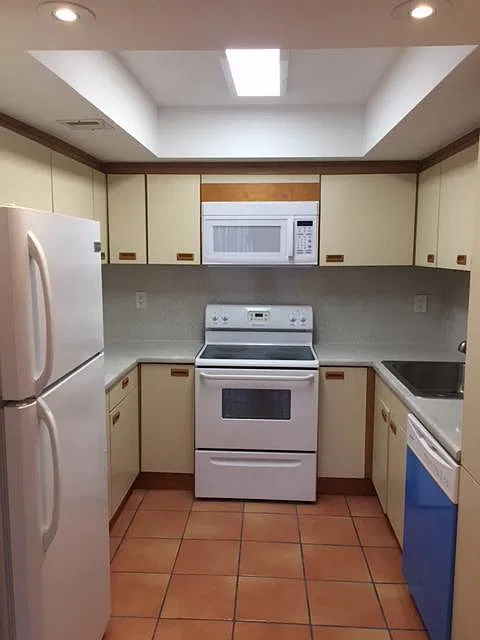 9022 SW 123rd Ct — Photo 3