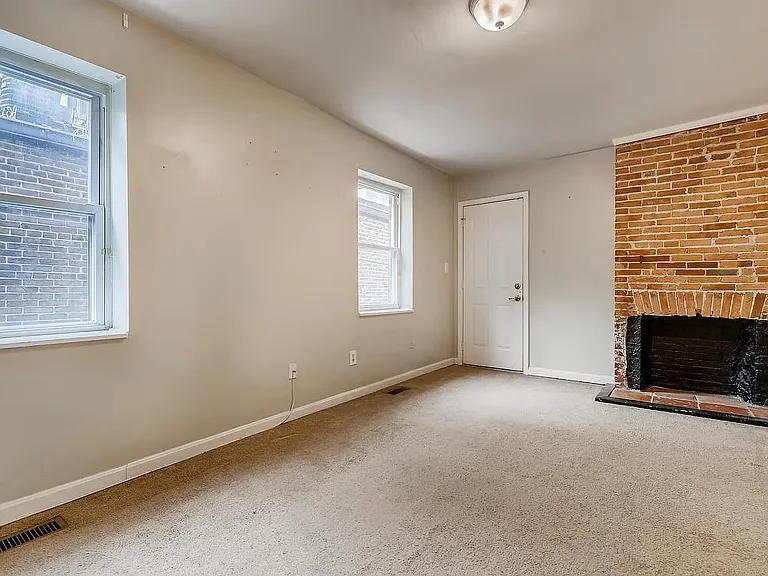 927 S Hanover St — Photo 15