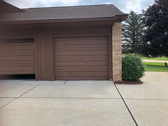 3rd image of 12319 Cambridge Blvd