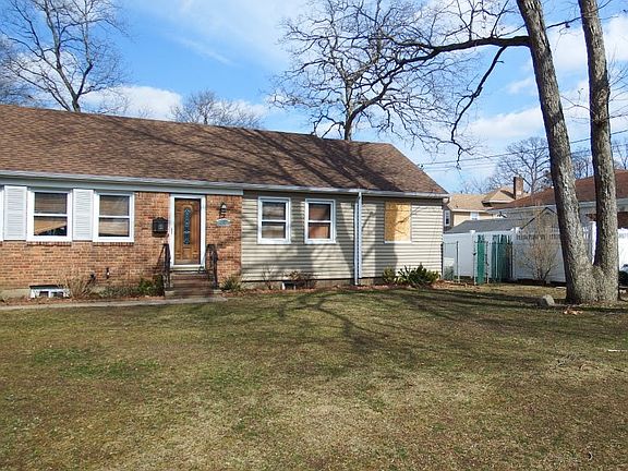 3rd image of 71 E Cedar St