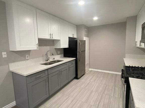2nd image of 5114 Oakland St