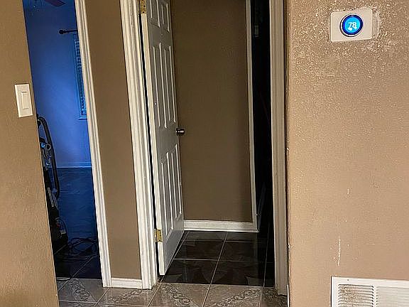 5th image of 1031 Louise Ln