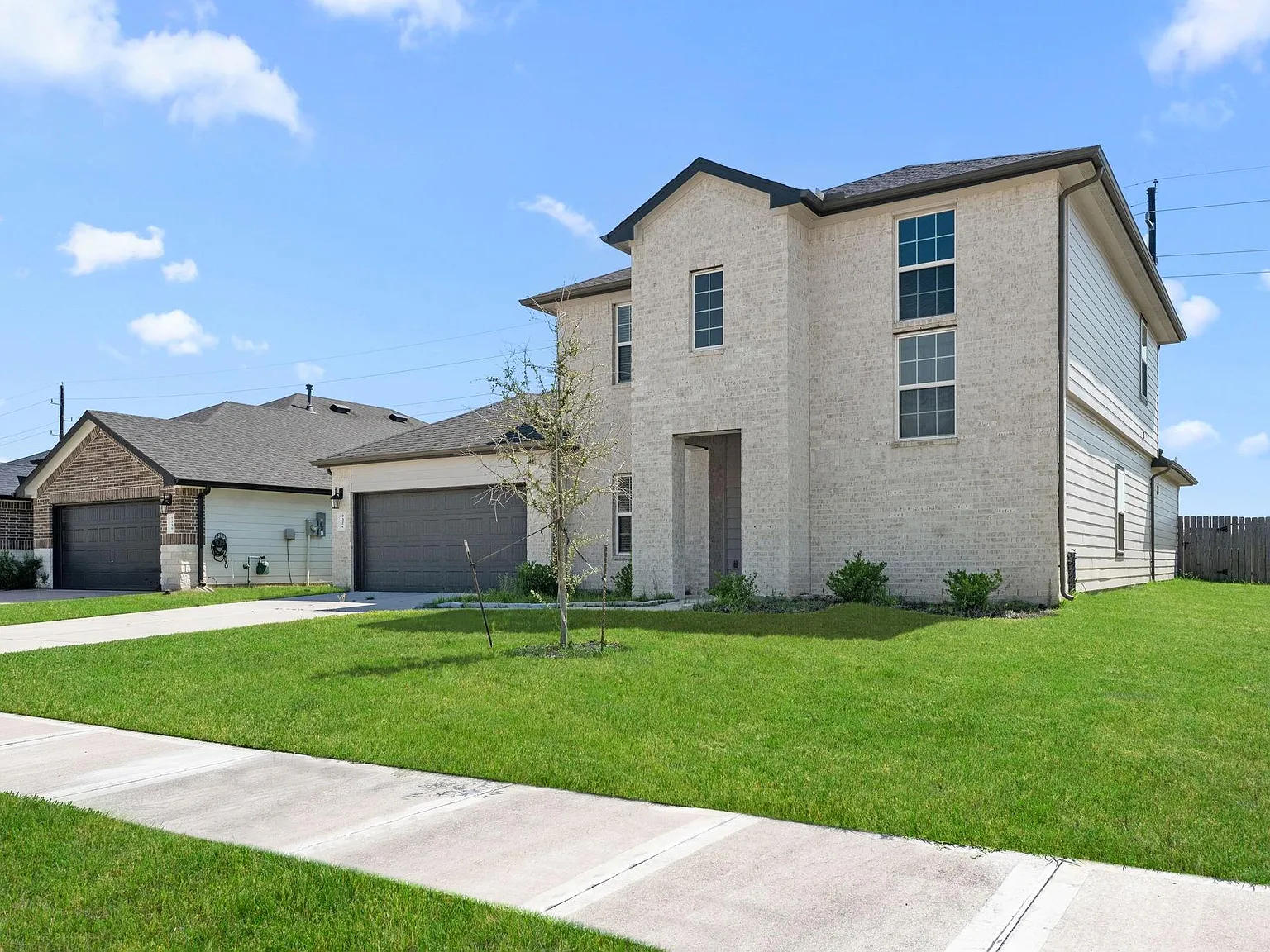 4 bed, 3.0 bath, 3028 sqft, $2,650 — Photo 2