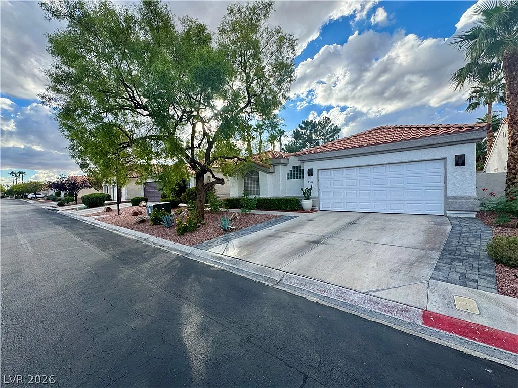 3 bed, 2.0 bath, 1742 sqft, $2,375 — Photo 1