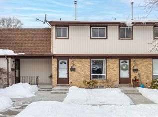 210 Glamis Rd #22, Cambridge, ON N1R 6L3