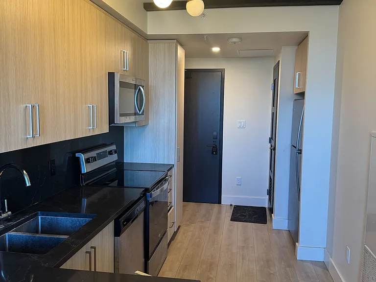 145 Columbia St S #507 — Photo 4