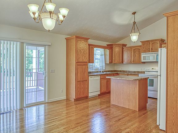 3rd image of 3658 Brookstone Dr