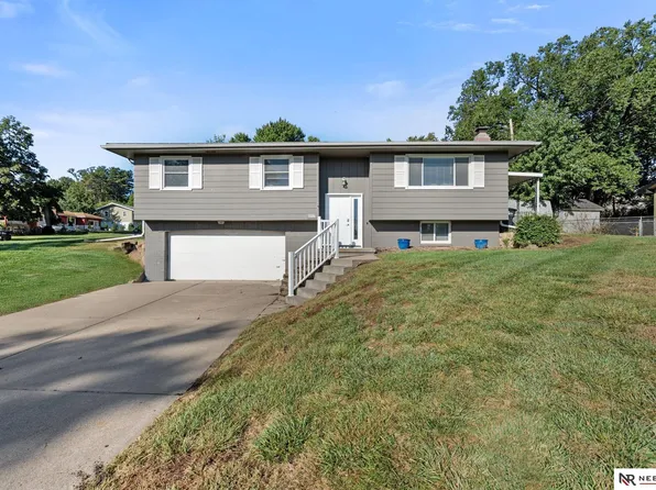 1106 N 87th St, Omaha, NE 68114