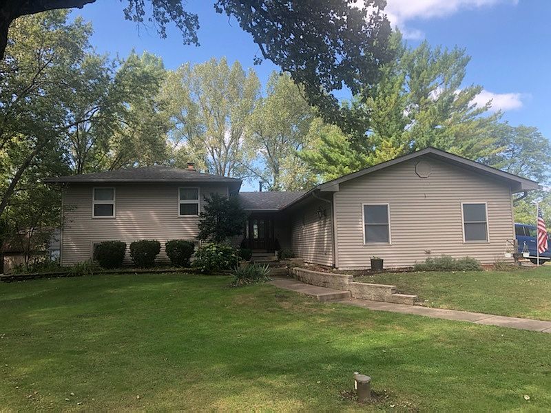 1st image of 29W140 Old Farm Ln