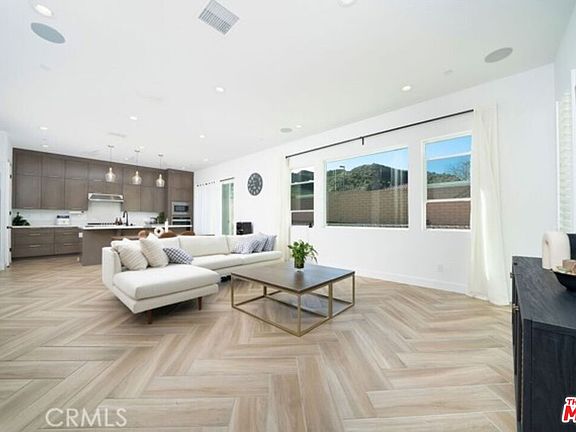 4th image of 19278 Blackthorn Dr