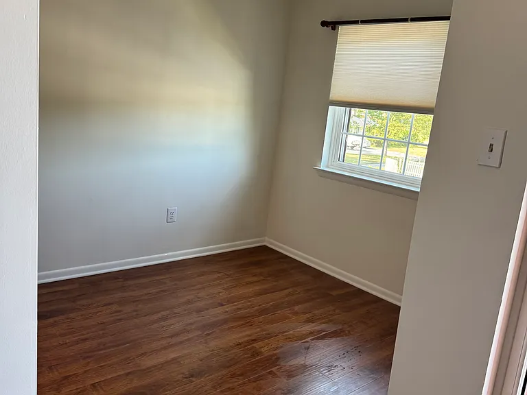 3318 Valley Dr — Photo 3