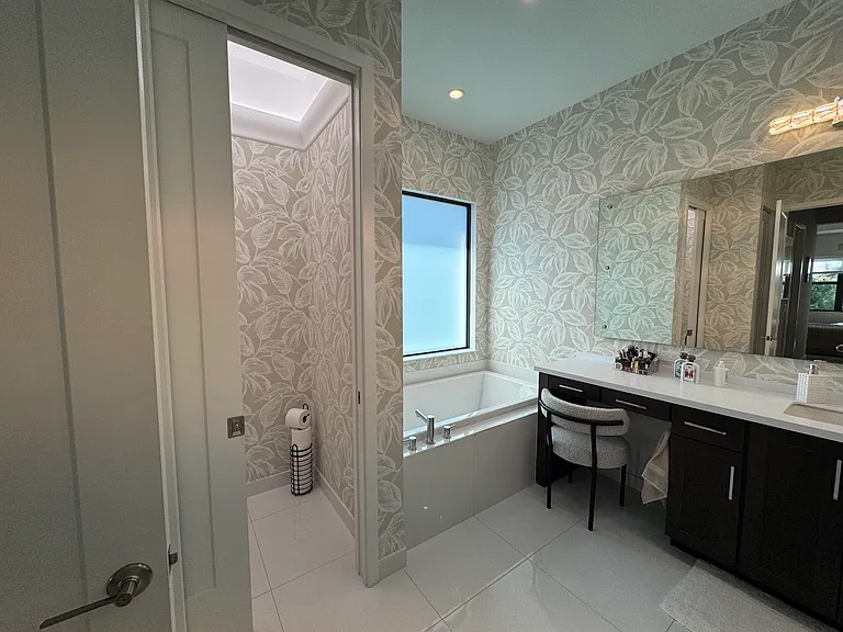 8606 Tower Bridge Ct — Photo 32