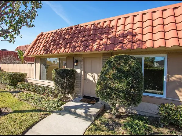 22862 Bonita Ln #1, Lake Forest, CA 92630