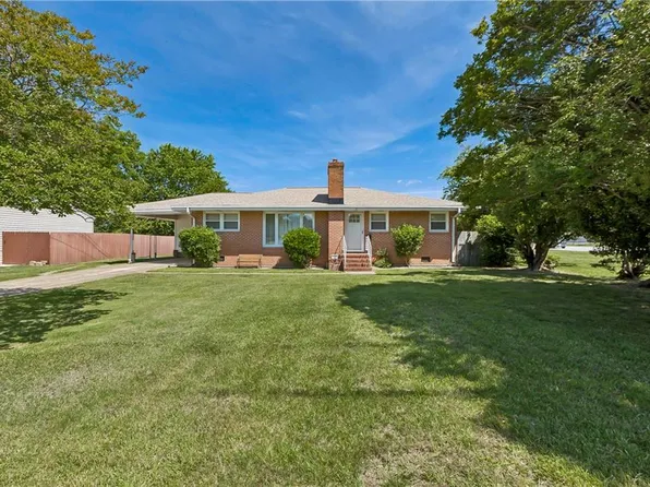 4 Snidow Blvd, Newport News, VA 23608