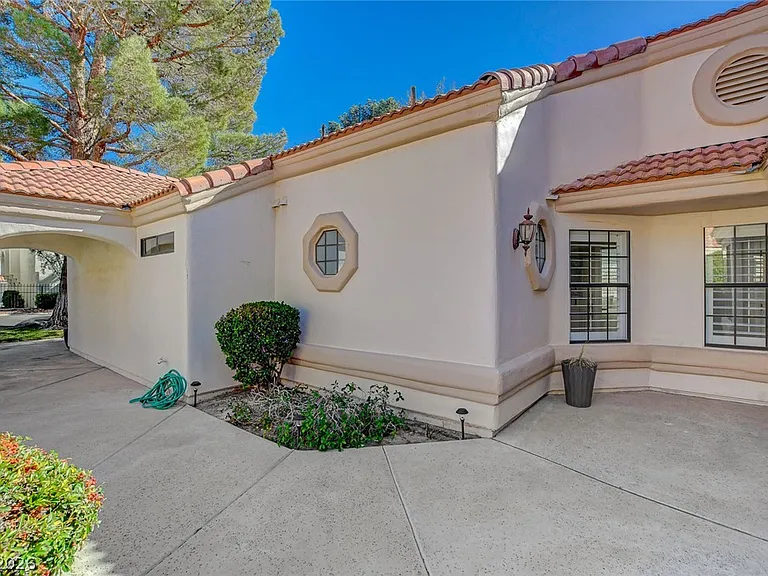 5429 Painted Sunrise Dr — Photo 5