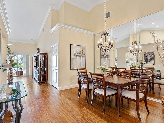 5th image of 2622 Spiceberry Lane