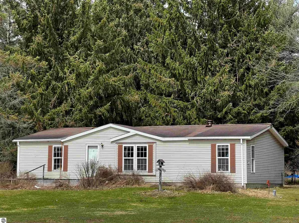 2712 Ingersoll Rd SW, Fife Lake, MI 49633