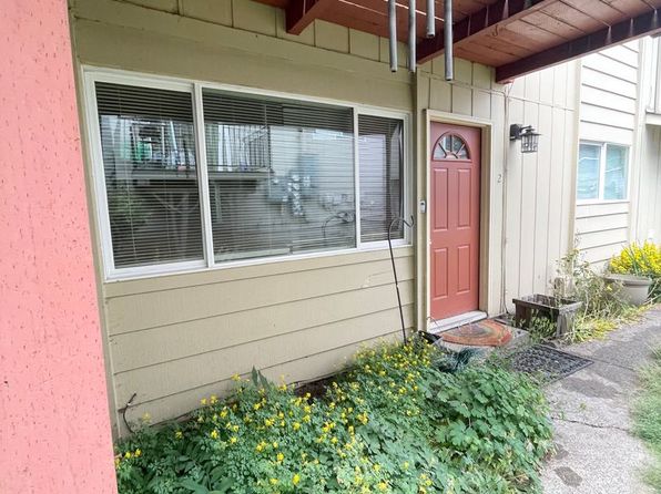 22923 SW Pine St APT 2