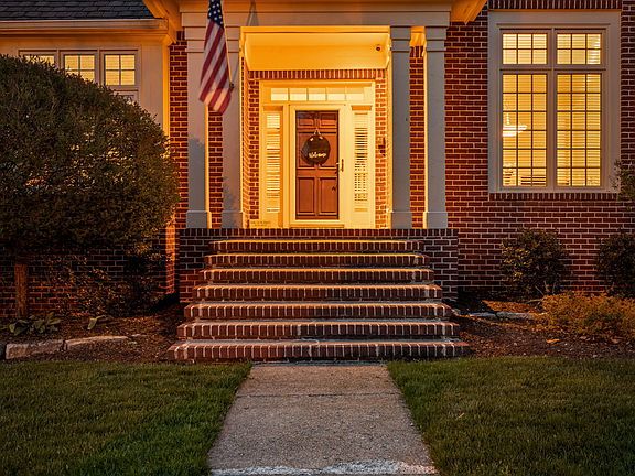 3rd image of 4328 Heyward Ln