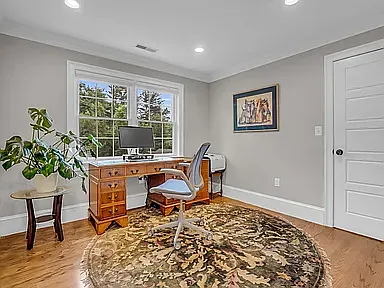8 Holton Rd — Photo 5