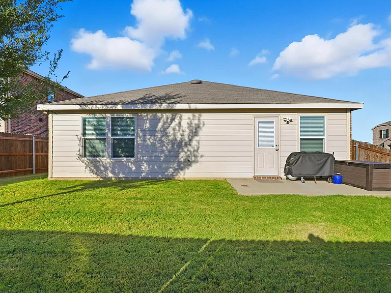 10101 Newtown Dr — Photo 27