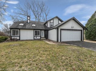 2406 Flambeau Dr, Naperville, IL 60564