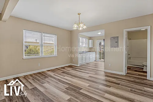1317 Main St Photo 1