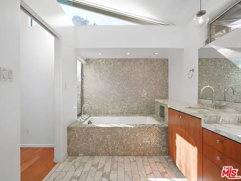 1700 San Ysidro Dr — Photo 14