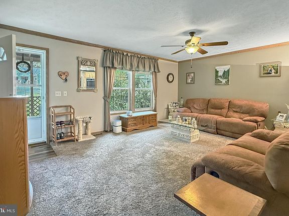 3rd image of 22697 Magnolia Dr N
