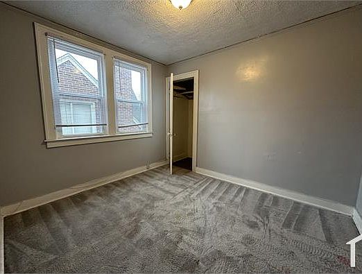 5th image of 3236 W Buena Vista St