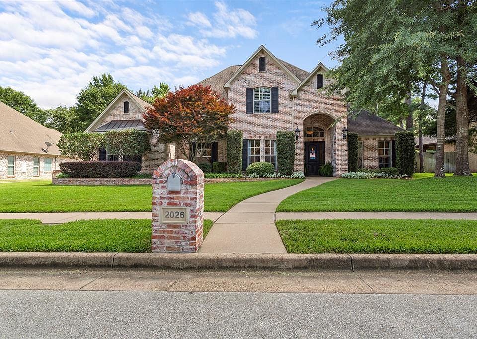 1st image of 2026 Dueling Oaks Dr