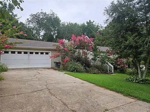 395 Monivea Ln Photo 1
