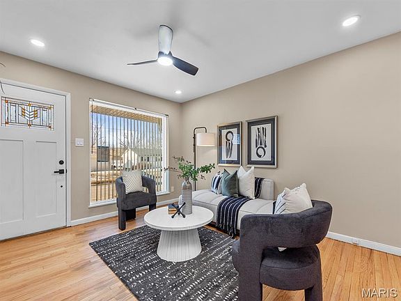 3rd image of 745 Mullanphy Rd