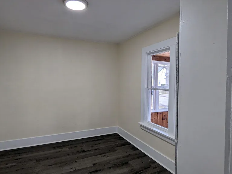 1149 Fleming Ave — Photo 5