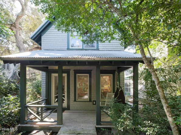 621 Kinnakeet Way, Bald Head Island, NC 28461