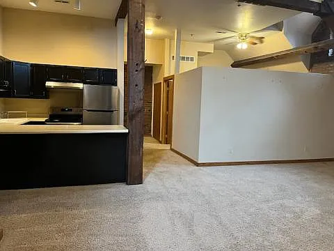 132 W B St #3G — Photo 14