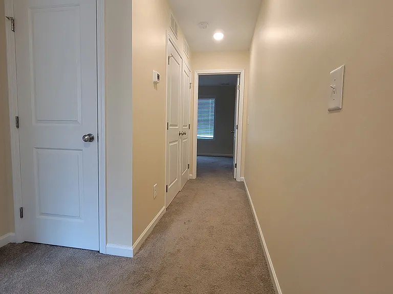 2742 Mayfair Ave — Photo 14