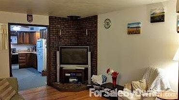 4th image of 413 N Broadway