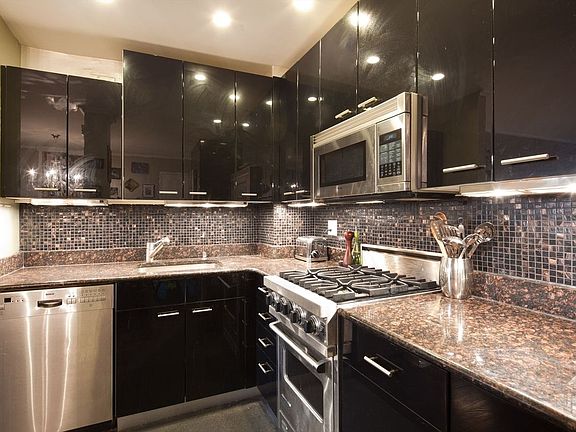 4th image of 140 7th Ave APT 3P