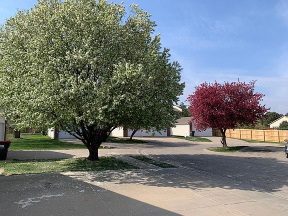 2nd image of 426 W Todd Cir