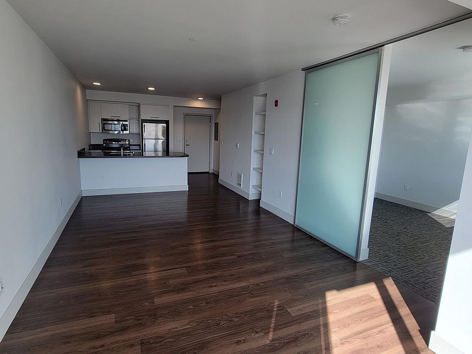 1st image of 606 Burwell St APT 208