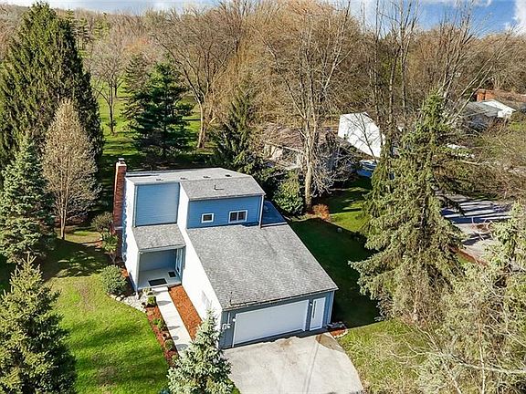 3rd image of 855 Ferndale Ct