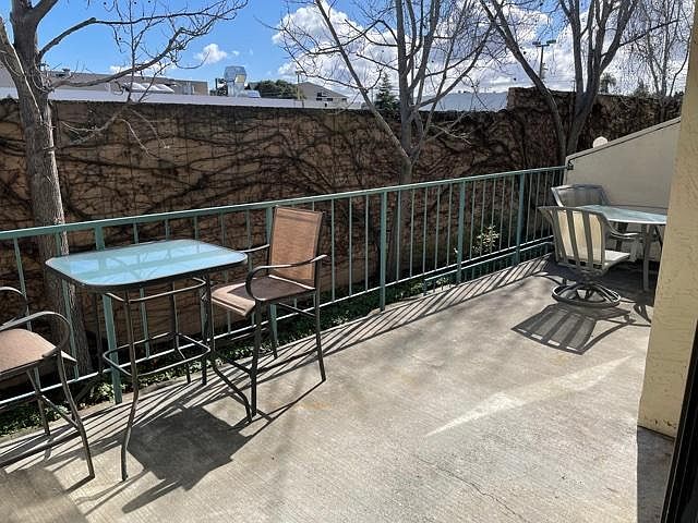 1st image of 845 Woodside Way
