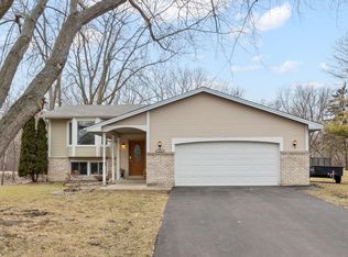 7270 Tartan Curv, Eden Prairie, MN 55346